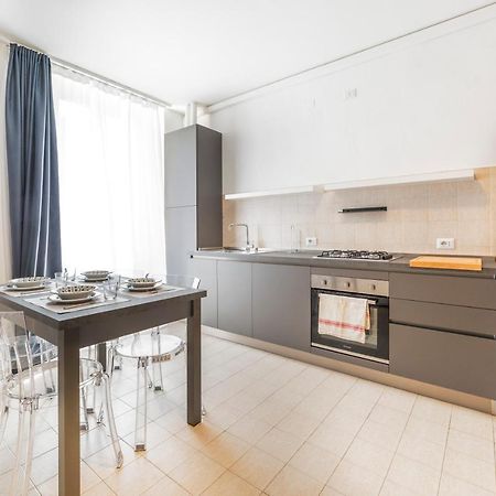 Roomy Apartment Close To Subway M5! 밀라노 외부 사진